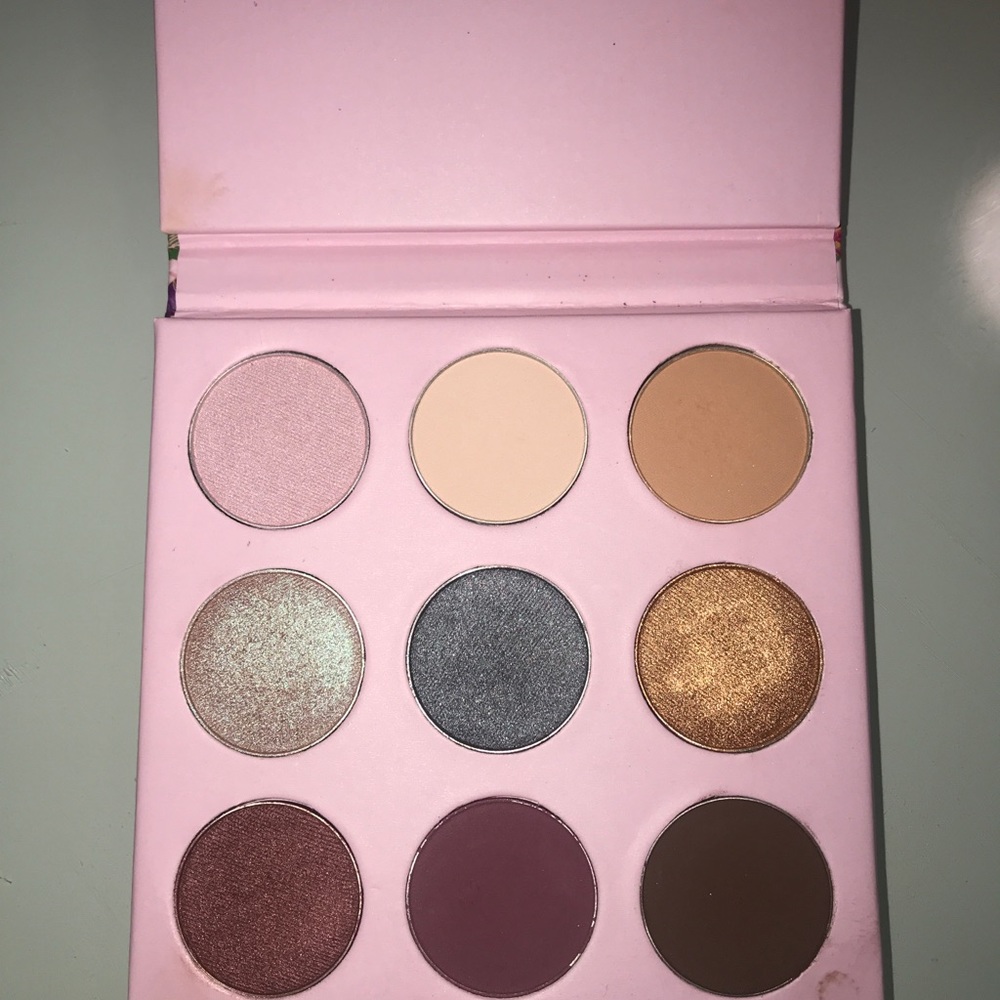 Lightly used eyeshadow pallet